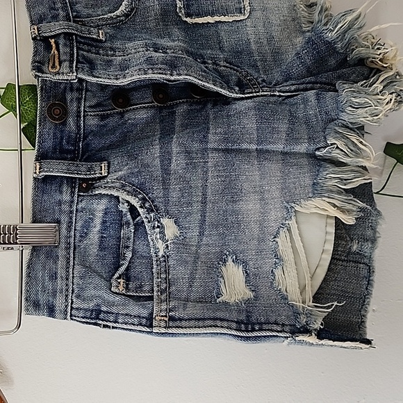 Abercrombie & Fitch Distressed Denim Jean Shorts - Picture 6 of 10